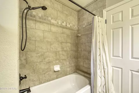 Bath - 22 Forestview Way, Ormond Beach, FL 32174 photo 10 of 11