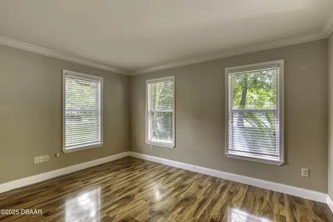 Living - 22 Forestview Way, Ormond Beach, FL 32174 photo 2 of 12