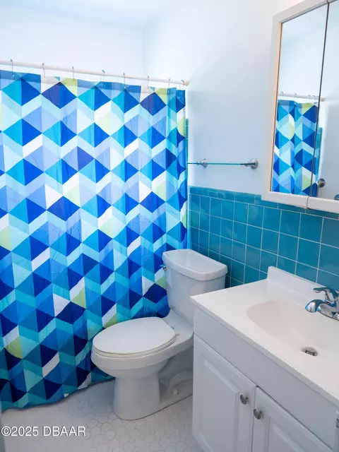 Bath - 126 Longwood Dr, Ormond Beach, FL 32176 photo 2 of 5