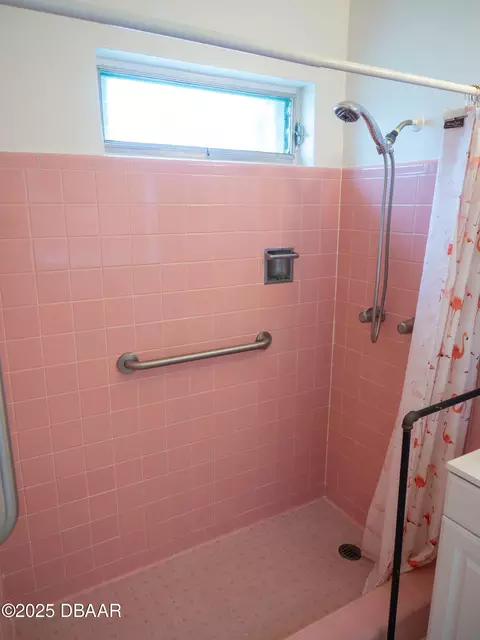 Bath - 126 Longwood Dr, Ormond Beach, FL 32176 photo 4 of 5