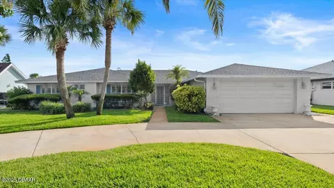 2922 S Peninsula Dr, Daytona Beach, FL 32118