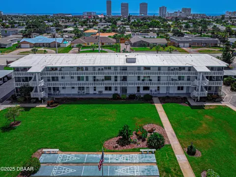 3013 N Halifax Ave, Daytona Beach, FL 32118