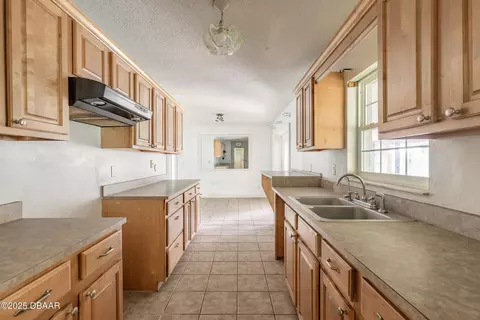 1624 Queen Palm Dr, Edgewater, FL 32132 photo 5