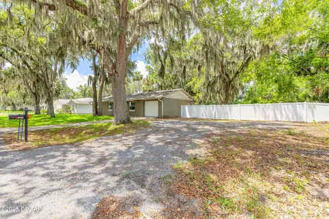 1624 Queen Palm Dr, Edgewater, FL 32132 photo 2
