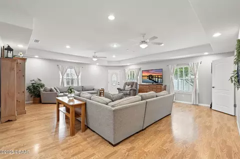 Living - 320 Rio Pinar Dr, Ormond Beach, FL 32174 photo 1 of 4