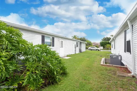 504 Portside Ln, Edgewater, FL 32141 photo 9