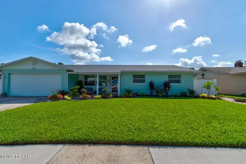 2917 Carriage Dr, South Daytona, FL 32119