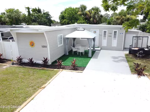 1211 Vagabond Dr, Port Orange, FL 32127