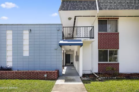 303 Ridge Blvd, South Daytona, FL 32119