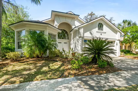 6 Lakeview Ln, Palm Coast, FL 32137