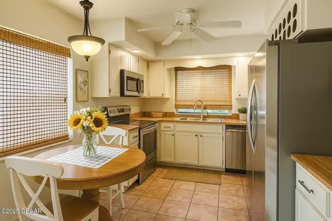 Kitchen - 8 Ridge Trl, Ormond Beach, FL 32174 photo 4 of 4