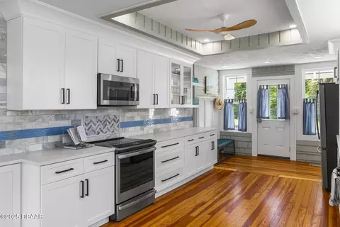 Kitchen - 236 S Beach St, Ormond Beach, FL 32174 photo 4 of 14