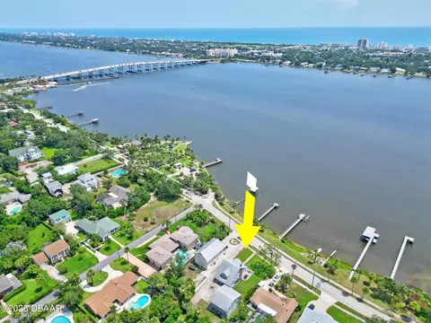 View/Area - 236 S Beach St, Ormond Beach, FL 32174 photo 6 of 17