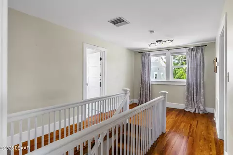 Entry Way - 236 S Beach St, Ormond Beach, FL 32174 photo 3 of 5