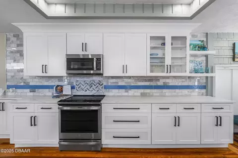 Kitchen - 236 S Beach St, Ormond Beach, FL 32174 photo 7 of 14
