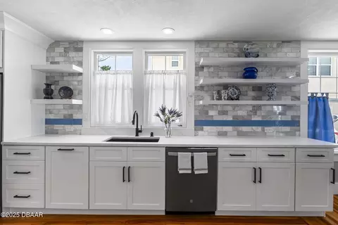 Kitchen - 236 S Beach St, Ormond Beach, FL 32174 photo 6 of 14