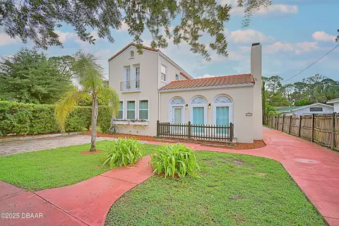 1136 Australia Ave, Daytona Beach, FL 32114