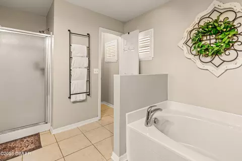 Bath - 29 Chrysanthemum Dr, Ormond Beach, FL 32174 photo 3 of 5