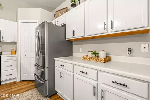 Kitchen - 29 Chrysanthemum Dr, Ormond Beach, FL 32174 photo 4 of 4