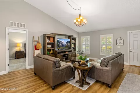 Living - 29 Chrysanthemum Dr, Ormond Beach, FL 32174 photo 3 of 6