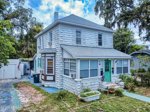 628 Mulberry St, Daytona Beach, FL 32114