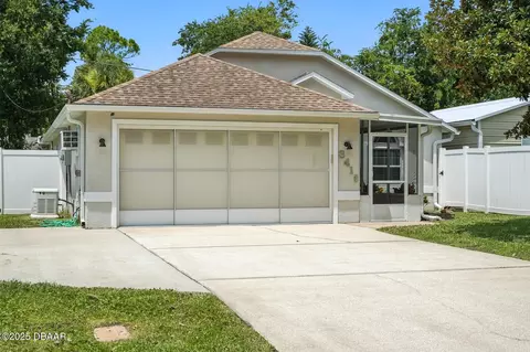 Exterior - 3416 Yule Tree Dr, Edgewater, FL 32141 photo 2 of 12