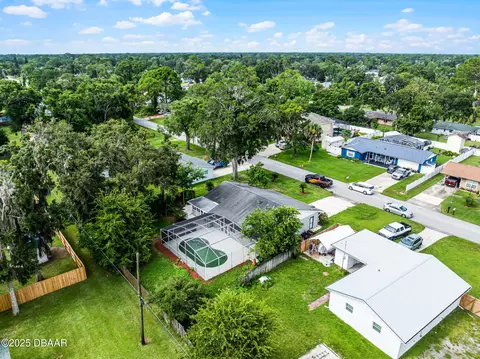 View/Area - 2225 Pine Tree Dr, Edgewater, FL 32141 photo 4 of 13