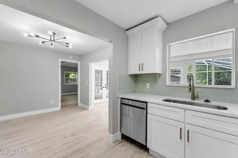 Kitchen - 2225 Pine Tree Dr, Edgewater, FL 32141 photo 4 of 5