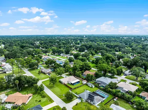 View/Area - 2225 Pine Tree Dr, Edgewater, FL 32141 photo 10 of 13