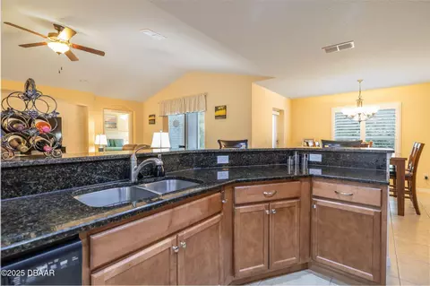 Kitchen - 92 Westland Run, Ormond Beach, FL 32174 photo 5 of 6