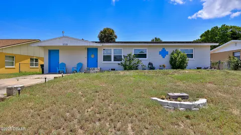 1033 Cadillac Dr, Daytona Beach, FL 32117