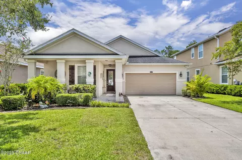 121 Grande Berwick Ct, Daytona Beach, FL 32124