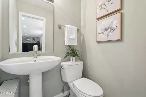 Bath - 29 Twin River Dr, Ormond Beach, FL 32174 photo 3 of 5