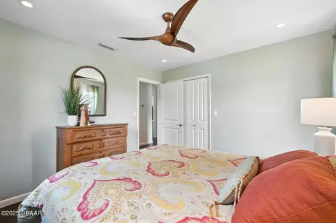 Bedroom - 29 Twin River Dr, Ormond Beach, FL 32174 photo 4 of 7