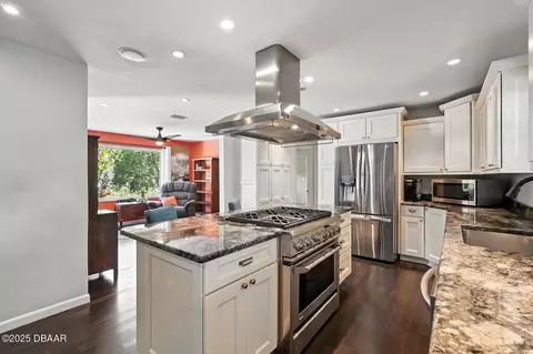 Kitchen - 29 Twin River Dr, Ormond Beach, FL 32174 photo 3 of 7
