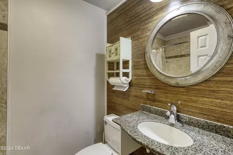 Bath - 87 Ellsworth Ave, Ormond Beach, FL 32174 photo 2 of 3