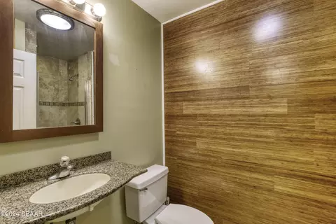 Bath - 87 Ellsworth Ave, Ormond Beach, FL 32174 photo 1 of 3