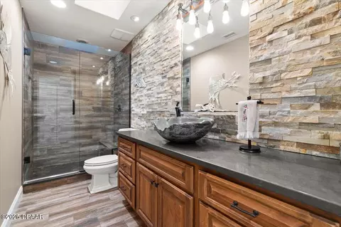 Bath - 227 Treeline Ln, Ormond Beach, FL 32174 photo 4 of 7