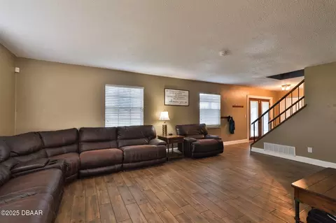 Living - 180 Willow Run, Ormond Beach, FL 32174 photo 2 of 5