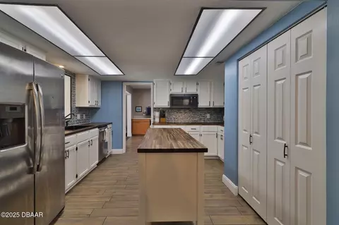 Kitchen - 180 Willow Run, Ormond Beach, FL 32174 photo 1 of 4