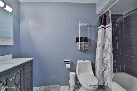 Bath - 180 Willow Run, Ormond Beach, FL 32174 photo 3 of 3