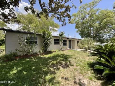 6 Valley Dr, Daytona Beach, FL 32117