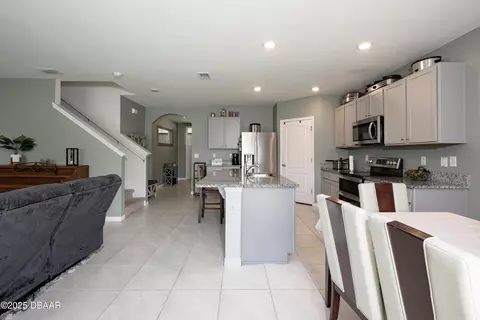 Kitchen - 281 Sunset Point Dr, Ormond Beach, FL 32174 photo 4 of 4