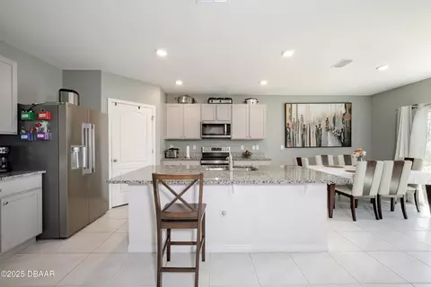 Kitchen - 281 Sunset Point Dr, Ormond Beach, FL 32174 photo 3 of 4