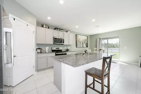 Kitchen - 281 Sunset Point Dr, Ormond Beach, FL 32174 photo 1 of 4