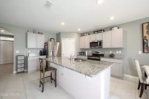 Kitchen - 281 Sunset Point Dr, Ormond Beach, FL 32174 photo 2 of 4