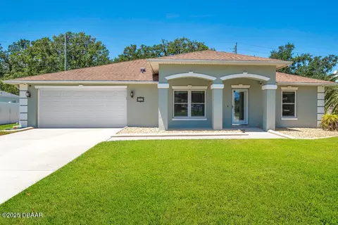 26 Spinnaker Cir, South Daytona, FL 32119