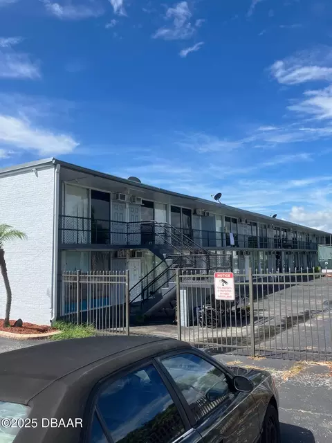 1202 Ridgewood Ave, Holly Hill, FL 32117