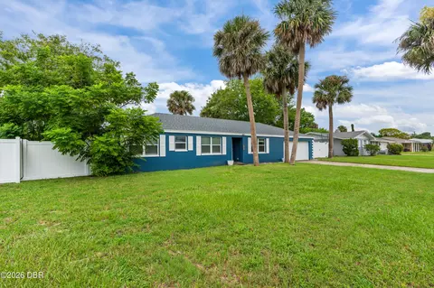 882 W Coquina Dr, Daytona Beach, FL 32117