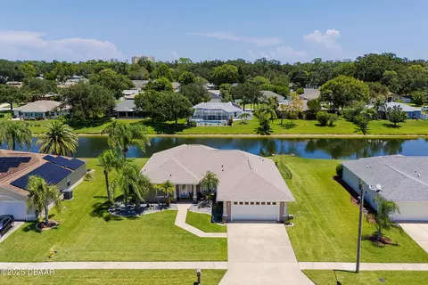 121 Spinnaker Cir, South Daytona, FL 32119
